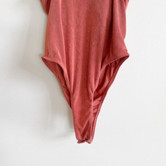 ASTR • Twist Front Thong Bodysuit in Coral Cedar - Picture 10 of 15